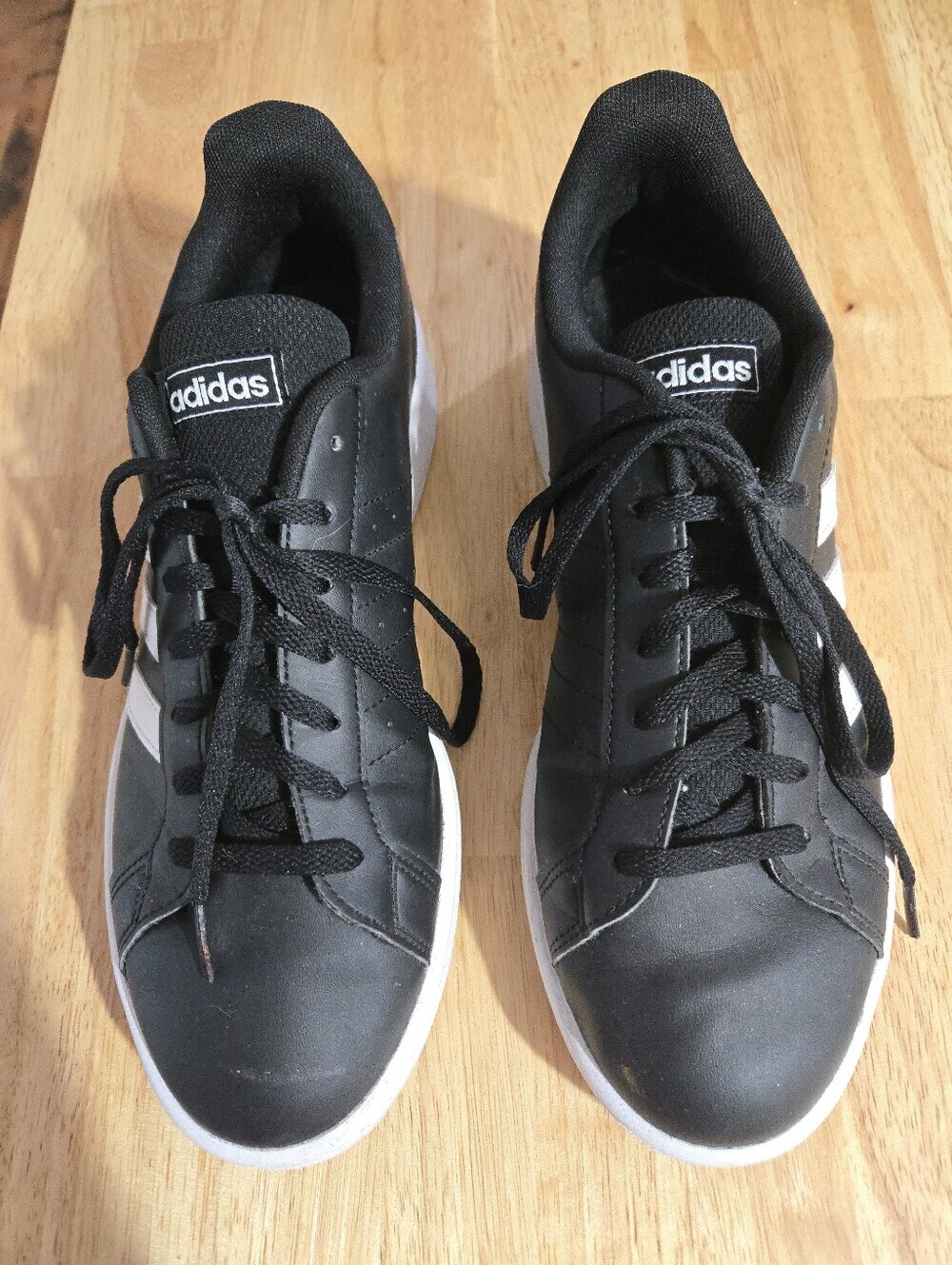 adidas Men's Black Low-Top Sneakers